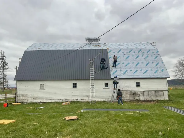 Standing seam metal roof on a barn near Omaha