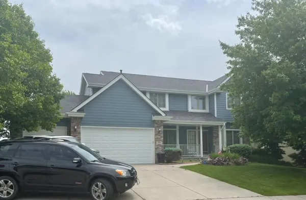 Malarkey Legacy roof on a two-story Omaha home